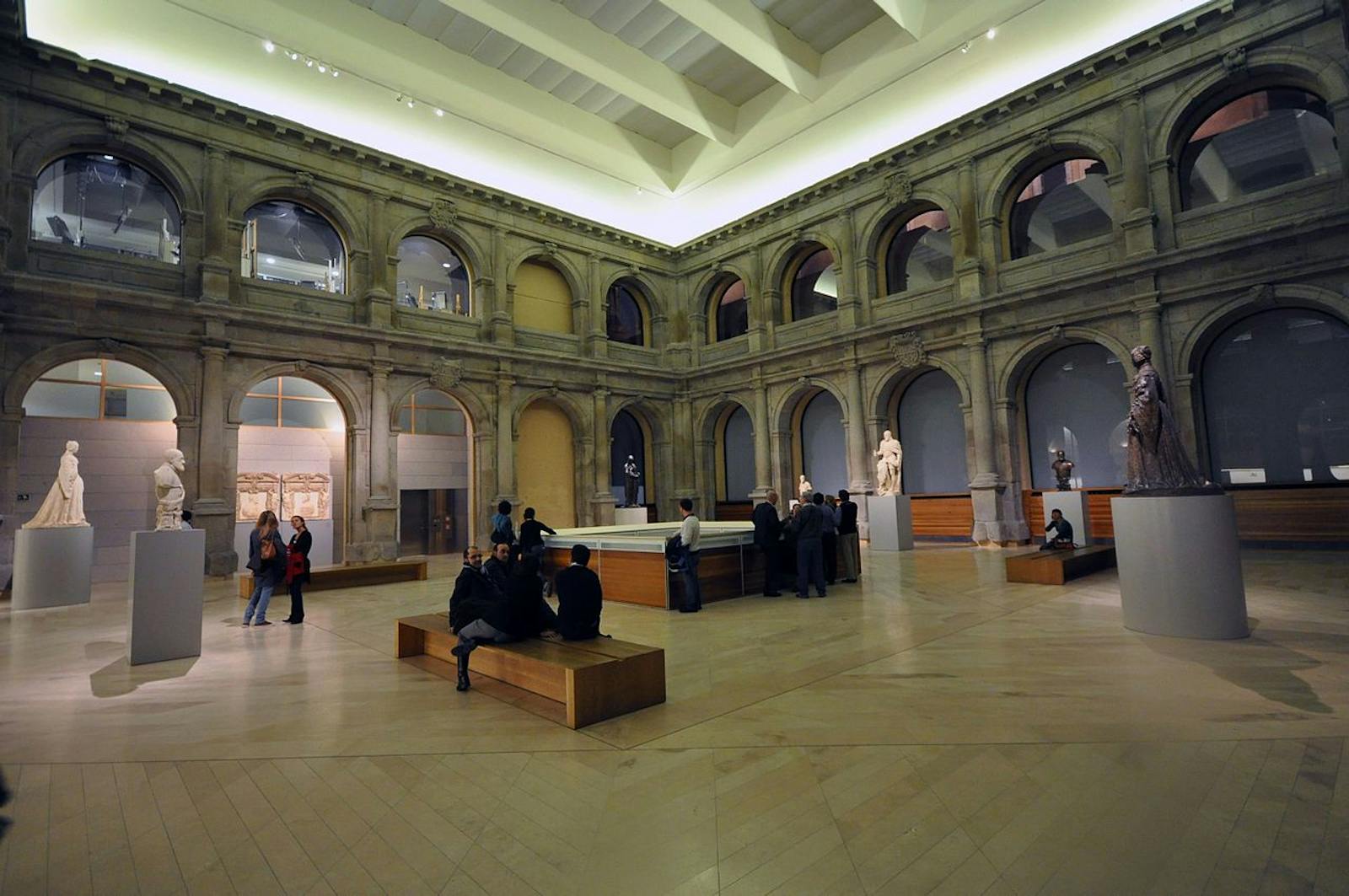 프라도 미술관(Musée du Prado) 내부 중정 뷰