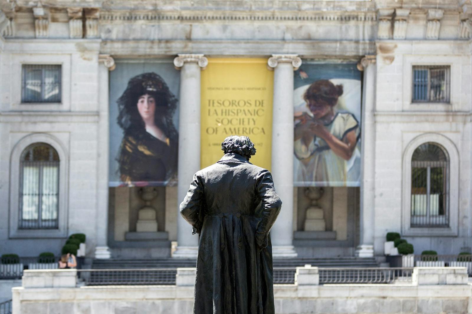 Statue foran Prado-museet